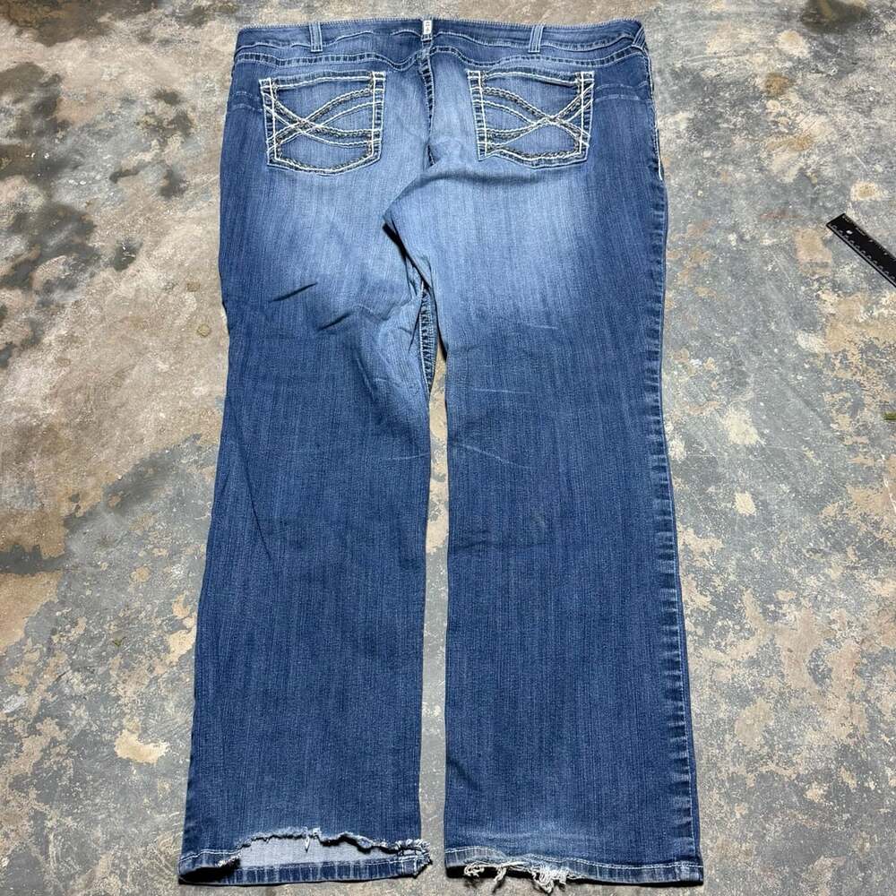 Ariat Blue Jeans Embroidered Pockets